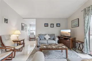 Photo #5: O6420008 Listing 