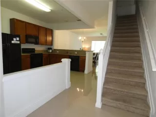 Photo #5: O6420187 Listing 