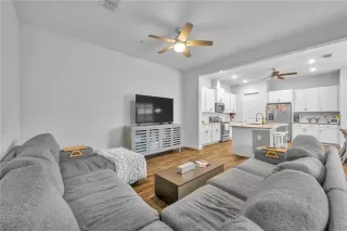 Photo #5: O6420887 Listing 