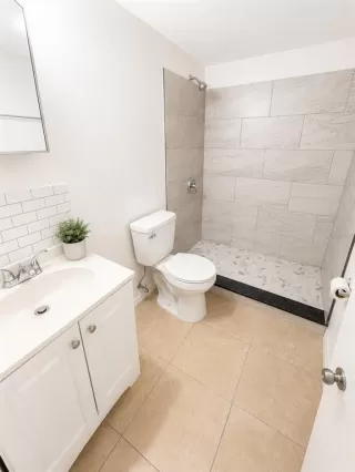 Photo #6: O6421356 Listing