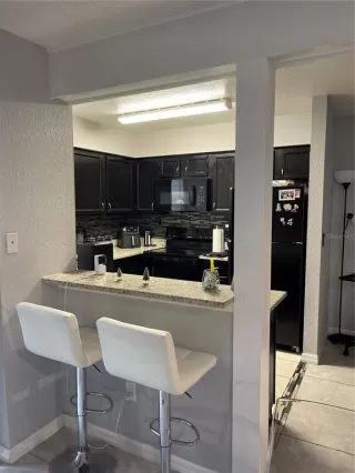 Photo #4: OM695642 Listing 