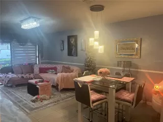 Photo #1: OM704937 Listing