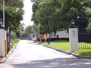 Photo #1: OM709109 Listing 