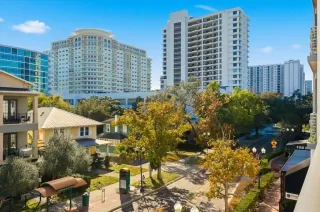 Photo #1: OM717567 Listing