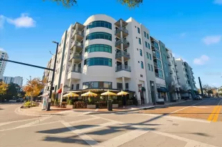 Photo #3: OM717567 Listing