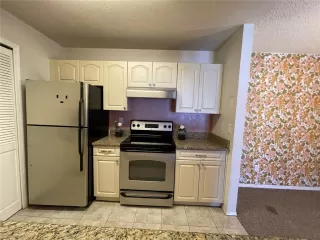 Photo #5: OM717656 Listing 