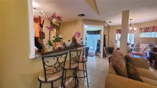 Photo #4: OM720350 Listing 