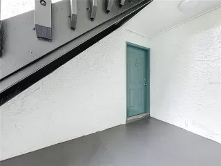 Photo #5: OM722576 Listing 