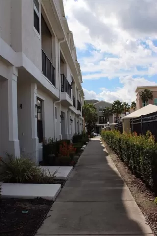 Photo #2: OM723081 Listing 