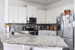 Photo #5: OM723081 Listing 