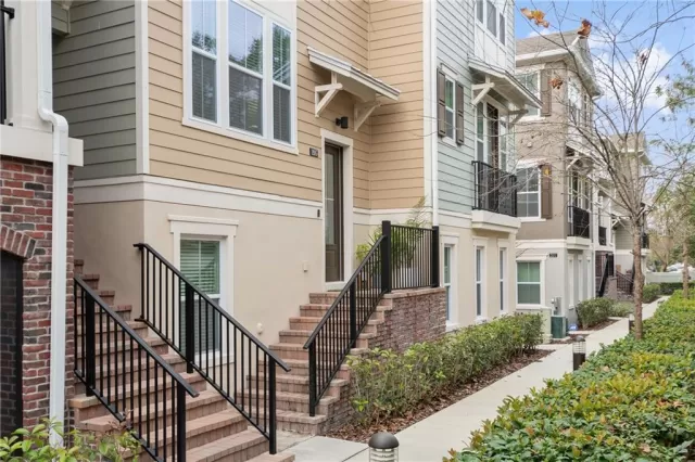 MLS: P4909484 Condo For Sale