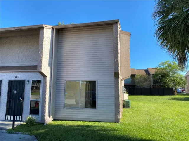 MLS: P4913228 Condo For Sale