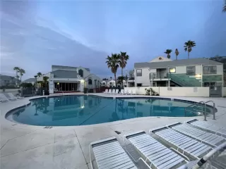 Photo #4: P4934639 Listing