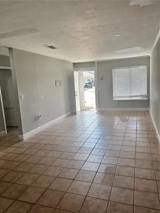 Photo #5: P4937640 Listing 