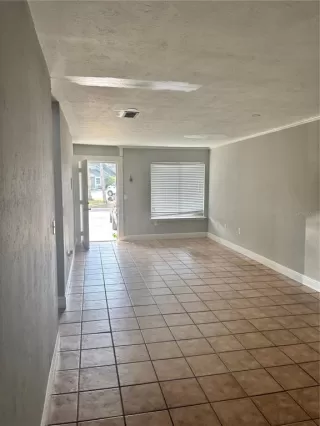 Photo #6: P4937640 Listing 