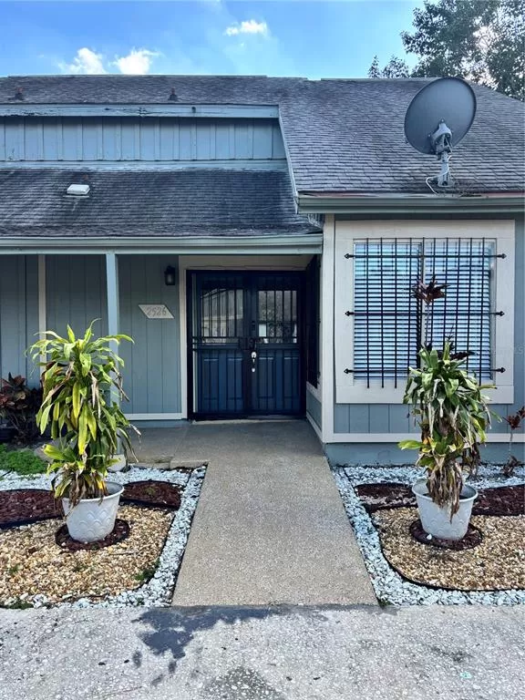 MLS: P4937641 Condo For Sale