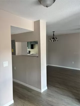 Photo #6: P4937641 Listing 