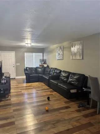 Photo #3: P4937677 Listing 