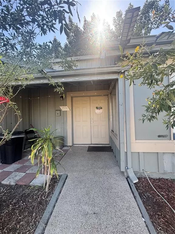 MLS: P4937679 Condo For Sale