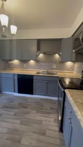 Photo #2: P4937689 Listing