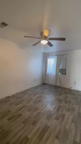 Photo #3: P4937689 Listing