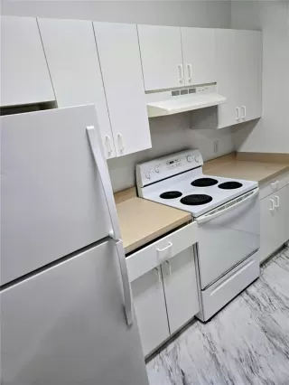 Photo #5: P4938007 Listing 