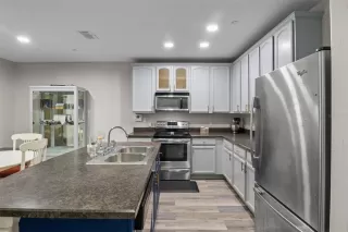 Photo #6: P4938503 Listing 