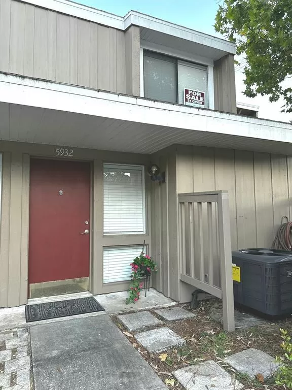 MLS: R4907898 Condo For Sale