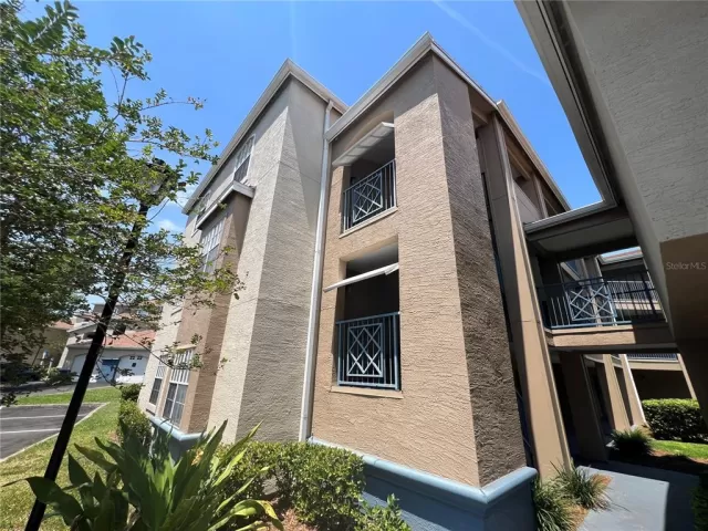 MLS: R4909323 Condo For Sale
