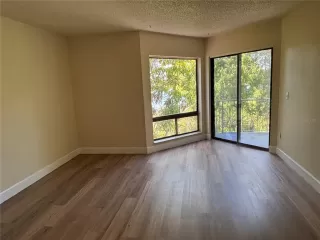 Photo #1: R4909361 Listing