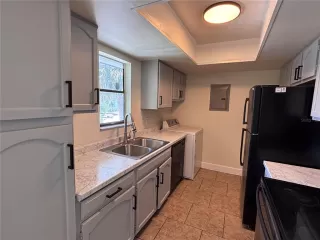 Photo #6: R4909361 Listing