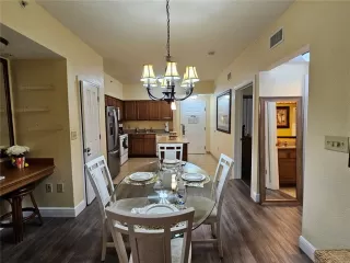 Photo #4: R4909387 Listing