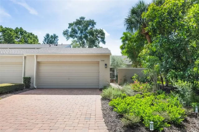 MLS: R4909577 Condo For Sale