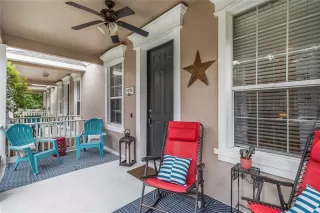 Photo #4: R4909615 Listing 