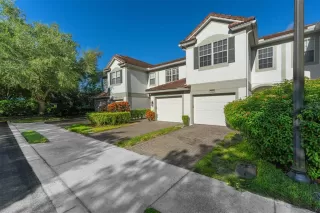 Photo #1: R4909648 Listing