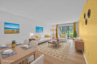 Photo #3: R4909753 Listing