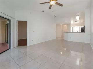 Photo #6: R4909968 Listing 