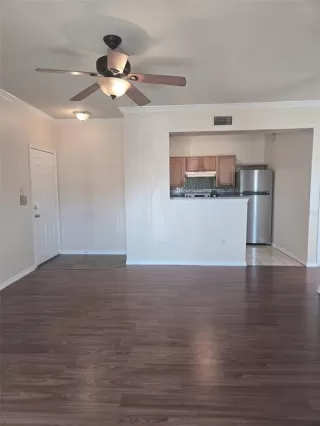 Photo #6: R4910485 Listing 