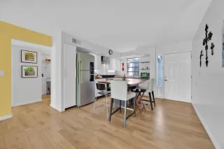 Photo #3: R4910547 Listing