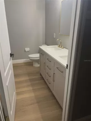 Photo #2: R4910587 Listing 