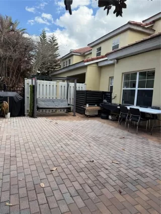 Photo #5: R4910677 Listing 