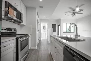 Photo #2: R4910697 Listing 