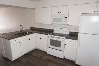 Photo #4: R4910737 Listing 