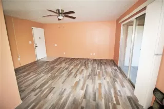 Photo #3: R4910738 Listing 