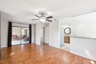 Photo #6: R4910836 Listing 