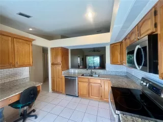 Photo #5: R4910853 Listing 