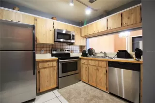 Photo #4: R4910862 Listing