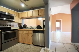 Photo #5: R4910862 Listing