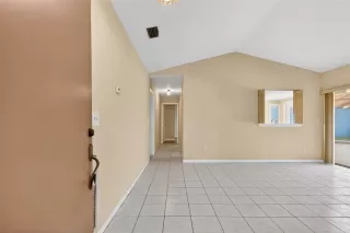 Photo #4: R4910923 Listing 