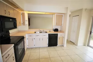 Photo #2: R4910930 Listing 